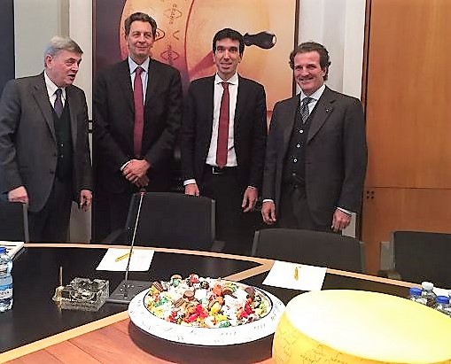 Ministro Martina visita Consorzio Grana Padano, “made in Italy sinonimo di qualità”