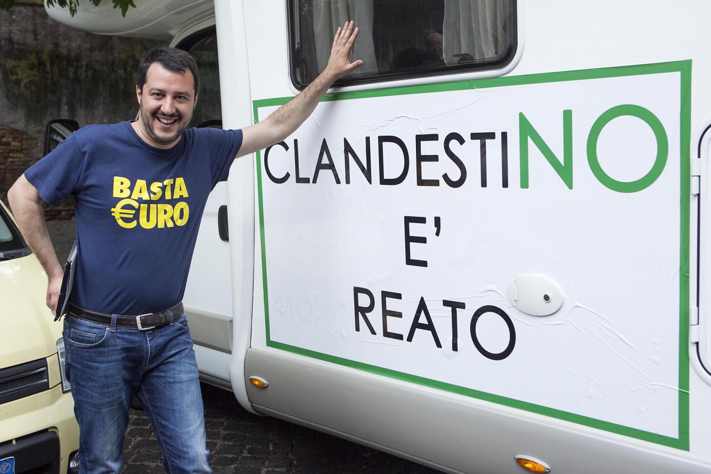 Immigrazione, Salvini: “Meno sbarchi e più espulsioni, si può fare”