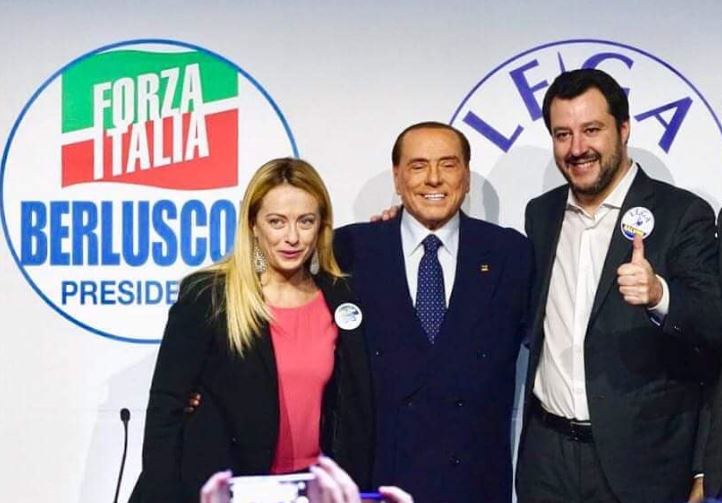 Berlusconi: “Accordo con Salvini e Meloni, niente cambi di casacca all’interno della coalizione”