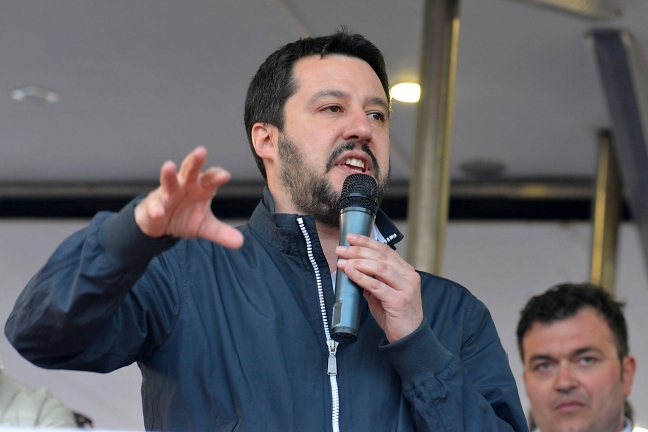 Dopo Fi anche la Lega corre dietro agli eletti all’estero, Salvini: “Parlo con tutti”