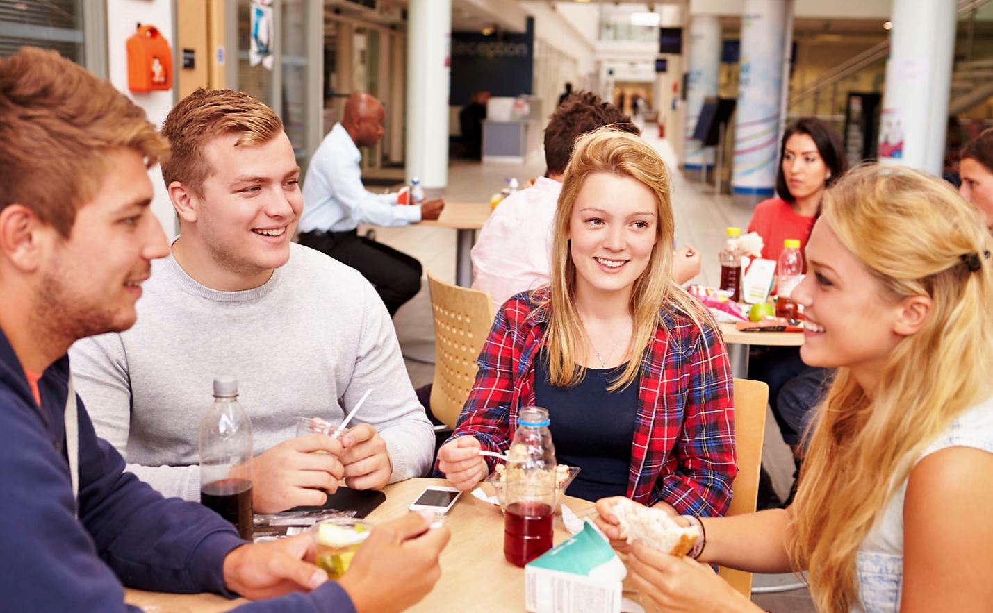 Gli studenti italiani tra i più salutisti a tavola