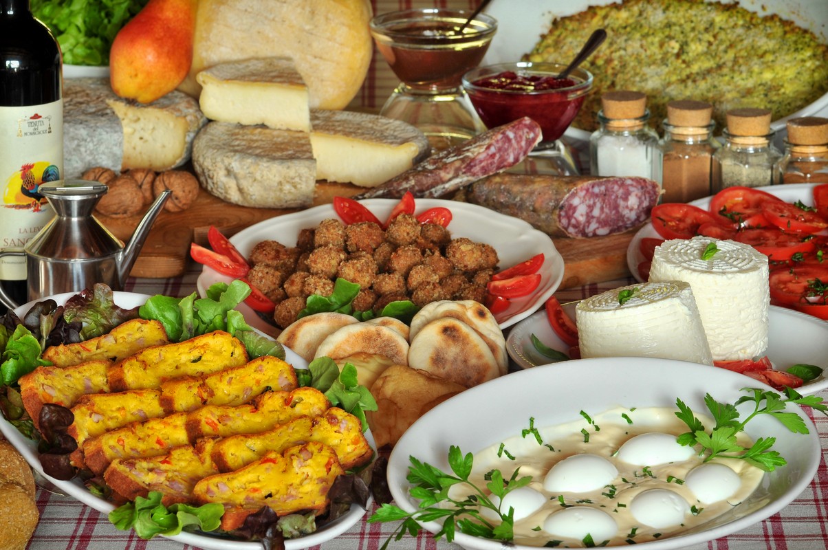Ponti 25 aprile e 1 maggio, 800mila a pranzo in agriturismo