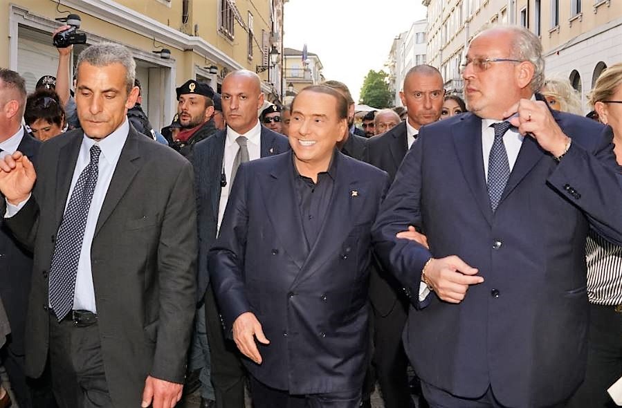 Berlusconi al TG1, “unica soluzione è governo di centrodestra” [VIDEO]