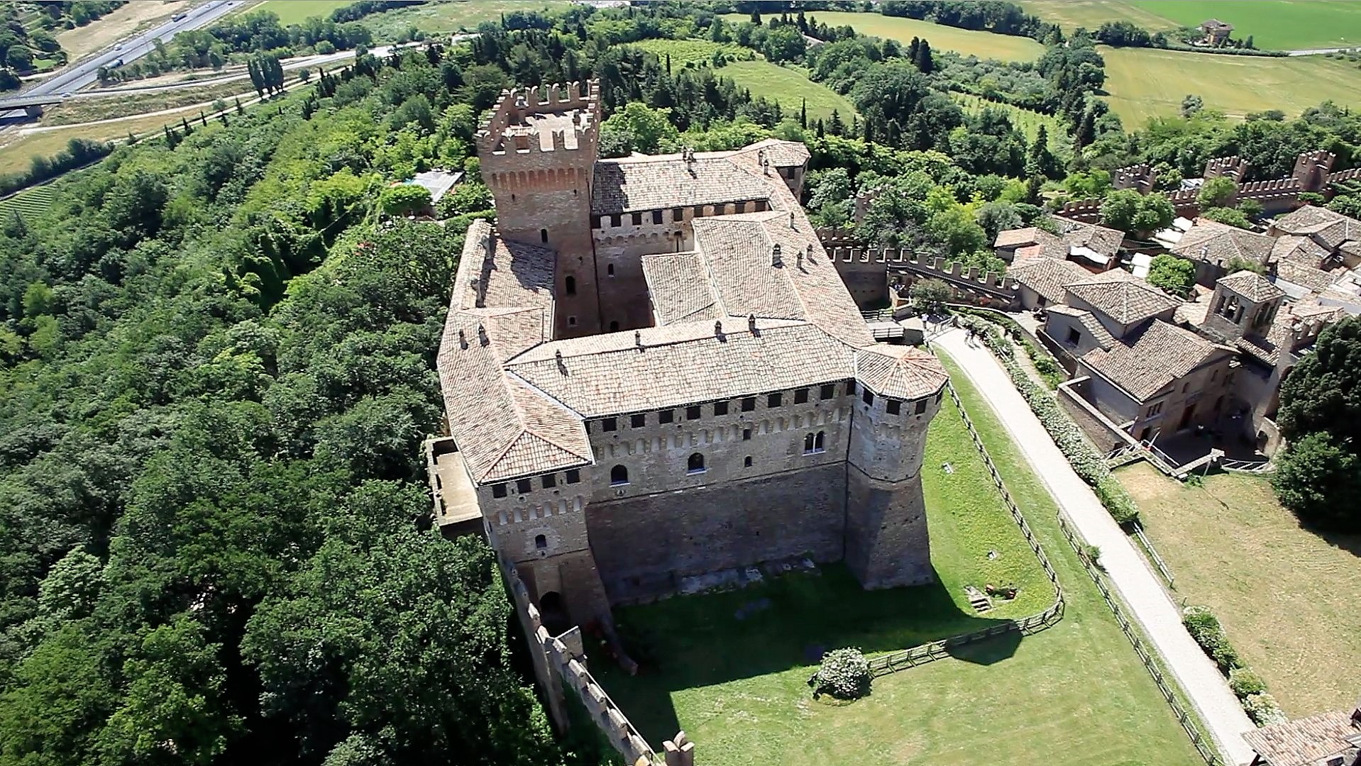 A Gradara 500mila turisti l’anno, è il “Borgo dei Borghi” 2018