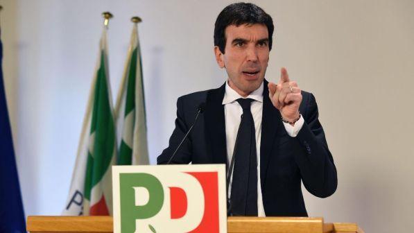 Pd in tilt dopo il no di Renzi ai grillini, Martina: “Così si rischia l’estinzione”