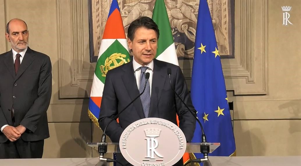 Mattarella incarica Conte, lui accetta con riserva [VIDEO]. Ecco le sue prime parole