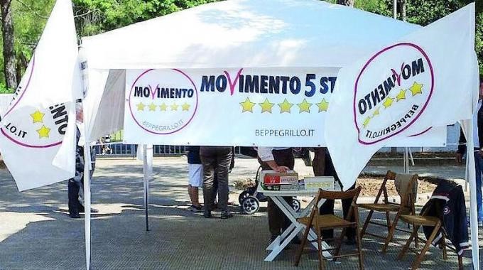 Nel fine settimana grillini nelle piazze per spiegare il contratto di governo con la Lega
