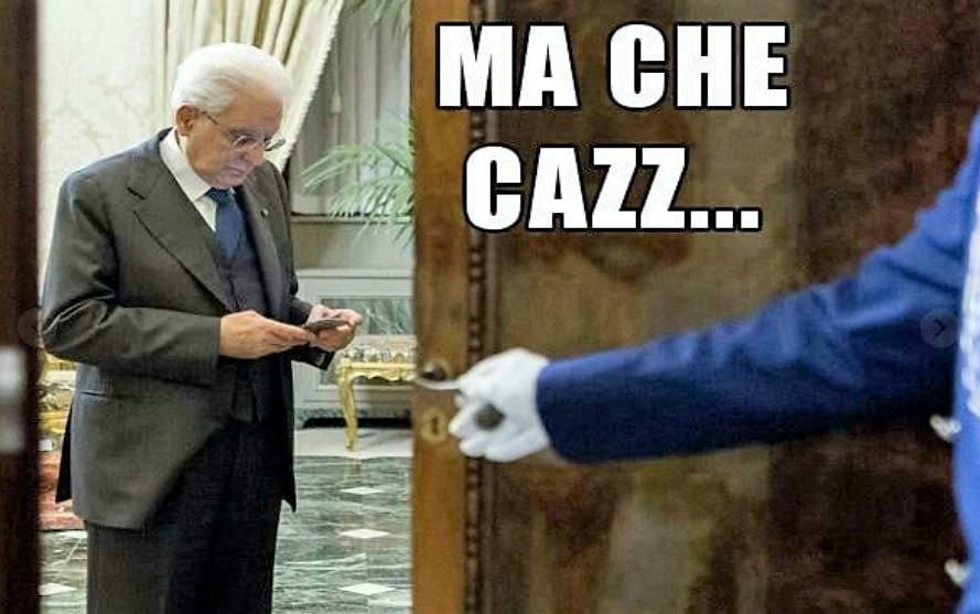 Forse a fare un passo indietro dovrebbe essere Mattarella