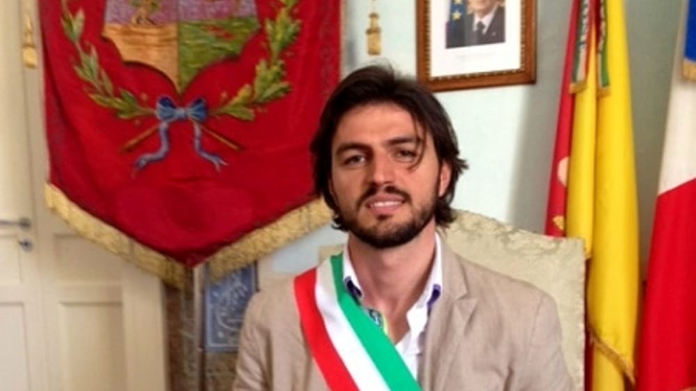 Il sindaco di Bagheria: “Le Iene a volte pilotate da Berlusconi”