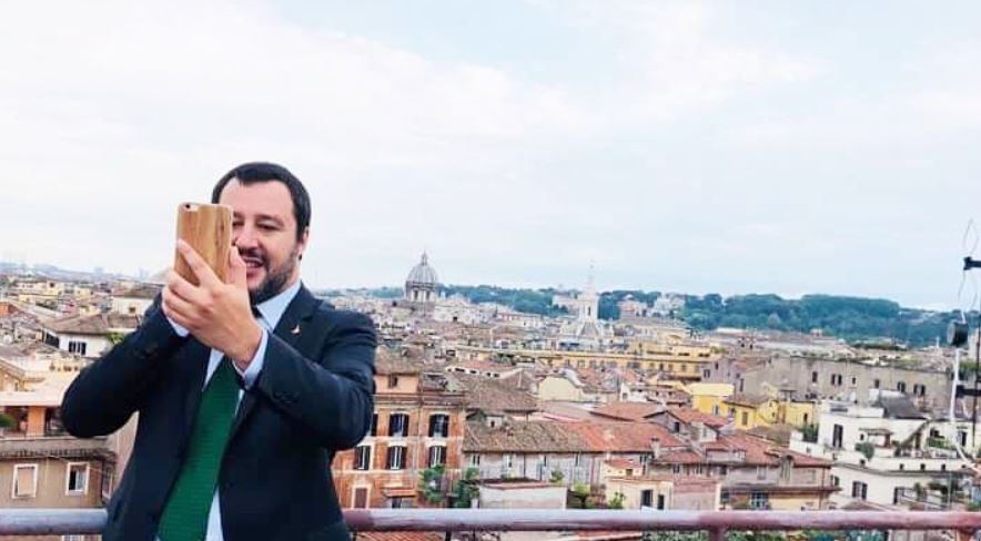 Salvini a Matrix, “il governo del cambiamento se lo beccano tra tre mesi”