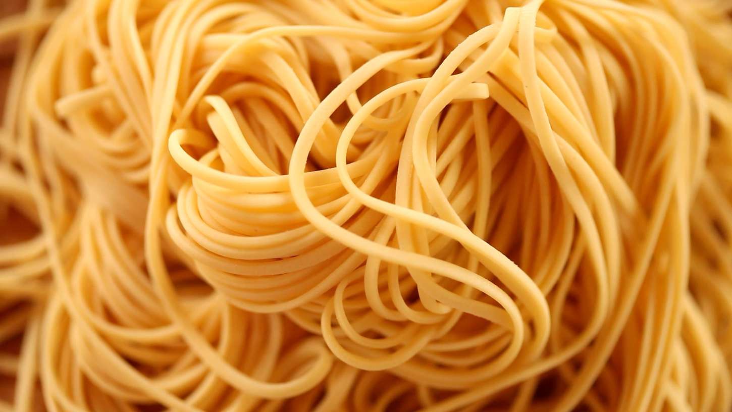 Francesi pazzi per la pasta italiana, 8 su 10 affermano di cucinarla perfettamente