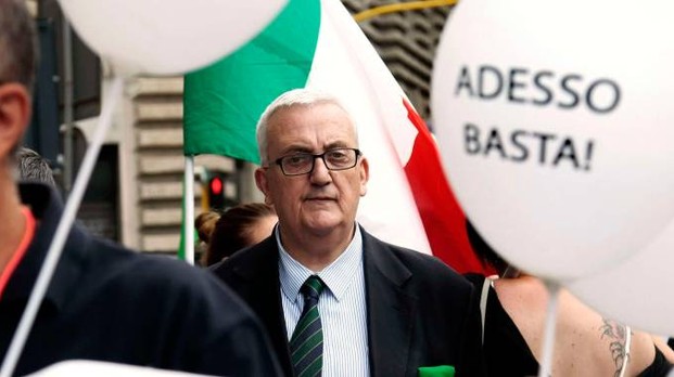 Immigrati, Borghezio (Lega): “Situazione grottesca, Macron non può darci lezioni”