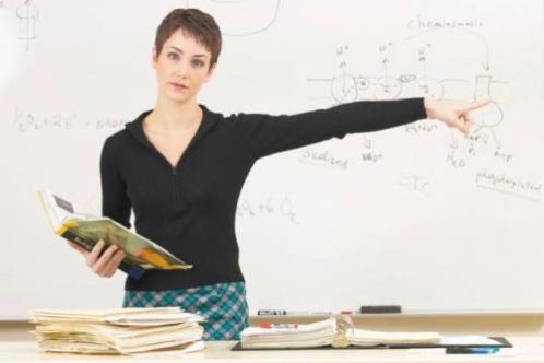Ricominciamo dalla scuola, regole più severe e insegnanti più tutelati