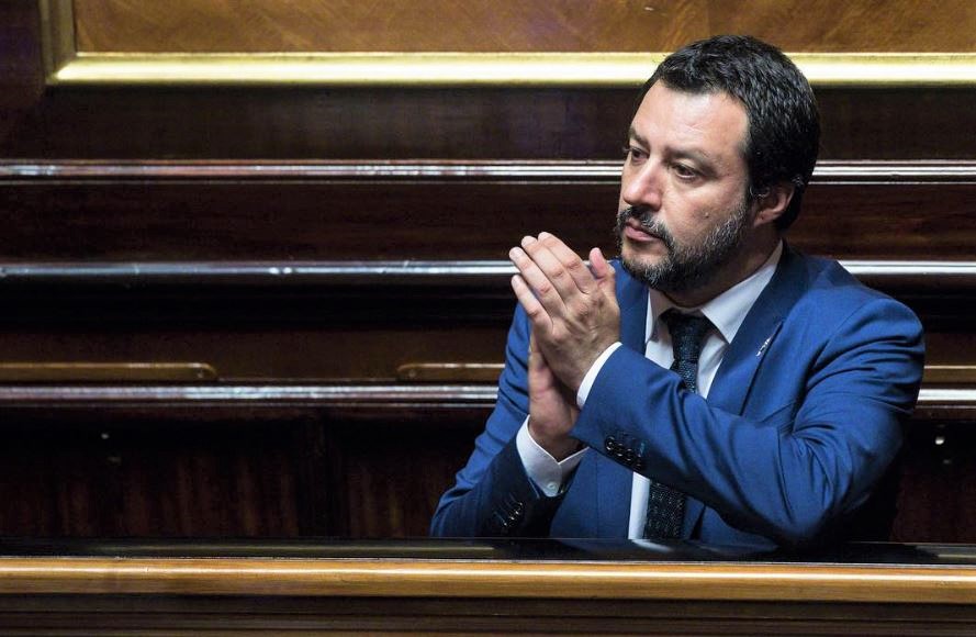 Aquarius, Boldrini e Saviano attaccano Salvini: “Disperato, bandito”. Il ministro, “difendo gli italiani”