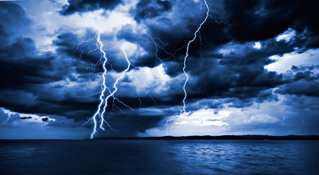Meteo, l’estate va in pausa: maltempo in arrivo, temperature in calo