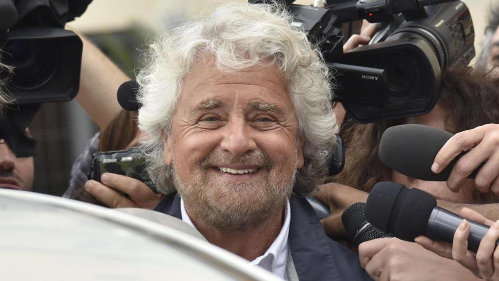 #TantiAuguriBeppe | Grillo compie 70 anni, “orgogliosi del sogno che ci hai regalato” [VIDEO]