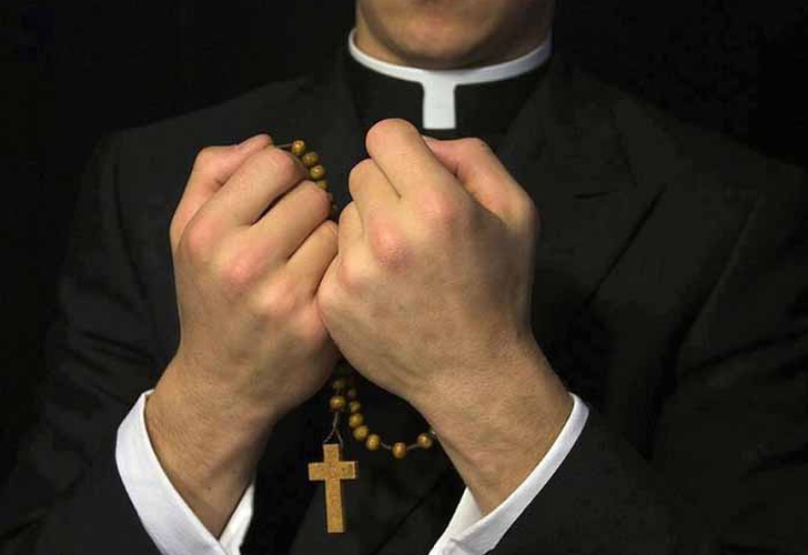 “C’è chi sceglie di farsi prete per allontanarsi dal pensiero pedofilo”