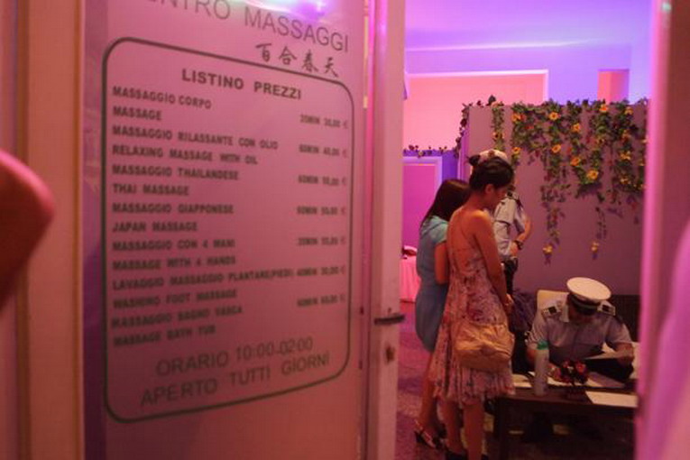 Sequestrato centro massaggi cinese a Palermo, veniva offerto sesso a pagamento