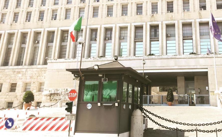 Italiani all’estero e servizi consolari, primi 102 contrattisti in arrivo entro quest’anno