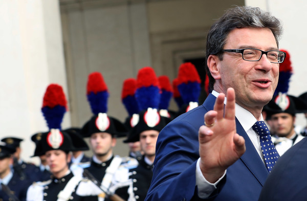 Giorgetti: “Pd e Fi non esistono, Lega e M5S vogliono cambiare le cose”