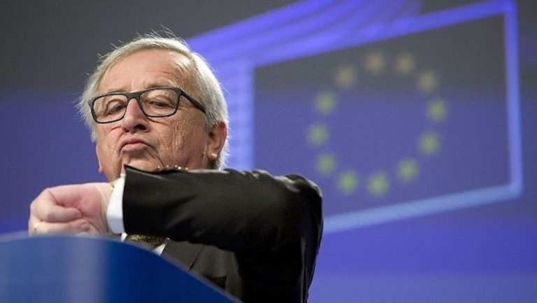 Juncker, “aboliremo l’ora legale”. Salvini, “è meglio se pensate all’immigrazione illegale”