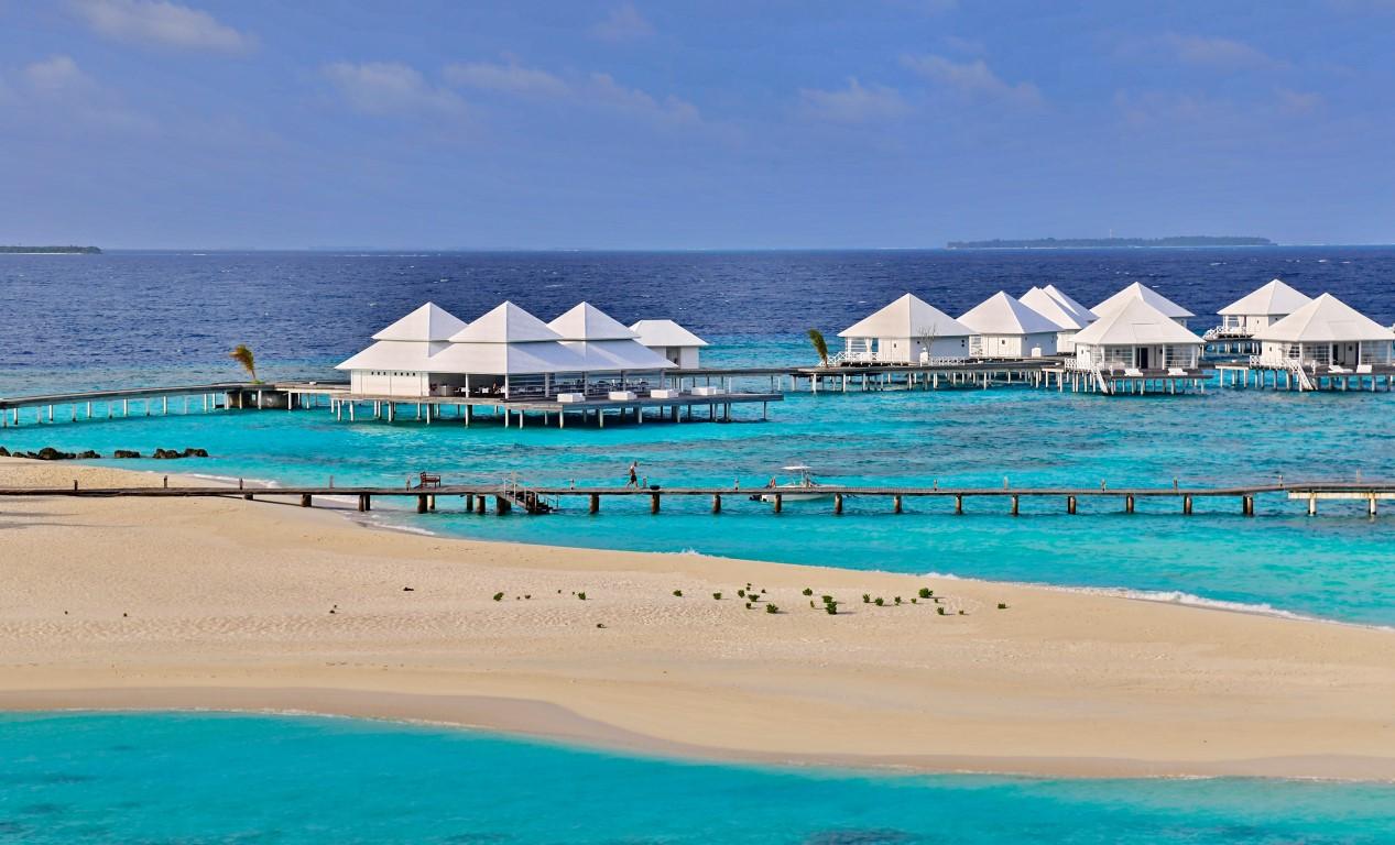 TUTTO ESAURITO | Alle Maldive l’atollo per single affollato di donne