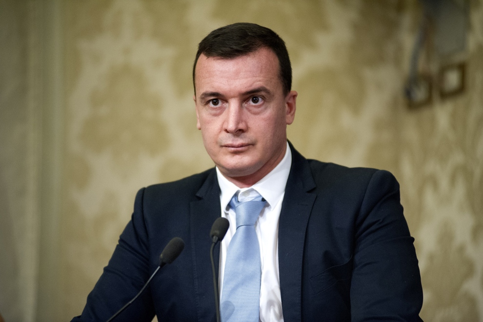 Lannutti (M5S): “Sto con Casalino, al Mef remano tutti contro”