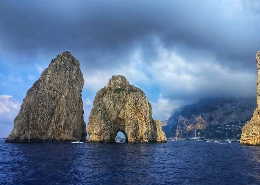 Bomba d’acqua a Capri, temporali e raffiche di vento [VIDEO]