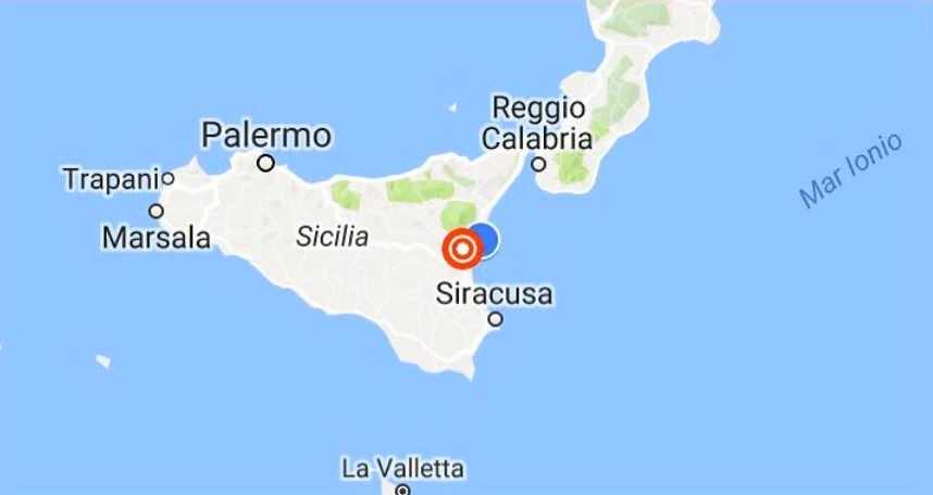 Terremoto a Catania, tanta paura. Le immagini dei crolli nel centro città [VIDEO]