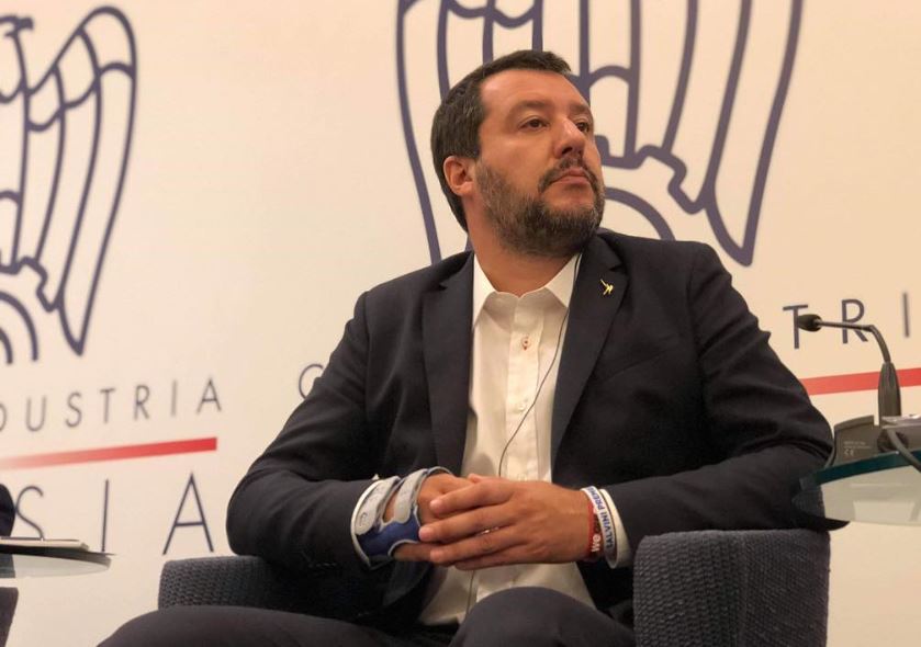 Salvini ai criticoni della Ue, “lasciate che il governo italiano lavori per gli italiani” [VIDEO]