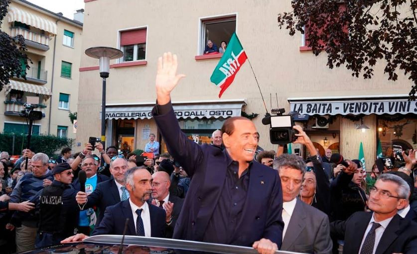 Berlusconi: “Questa maggioranza non è in grado di andare avanti, presto governo di centrodestra”