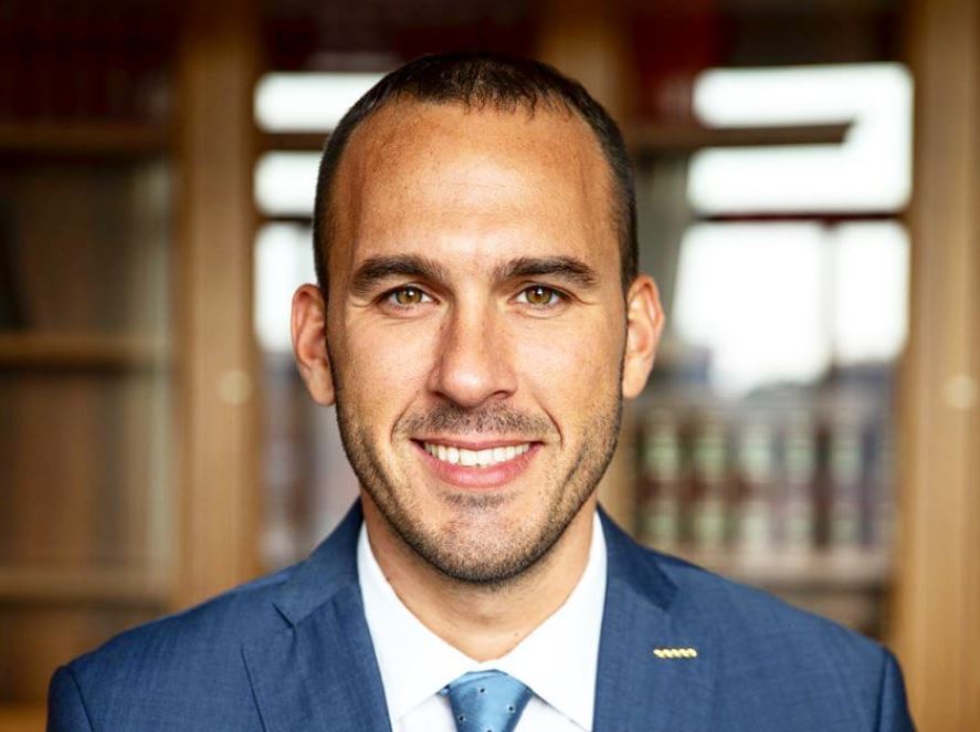 Sottosegretario Di Stefano, “il governo è al lavoro per gli italiani nel mondo” [VIDEO]