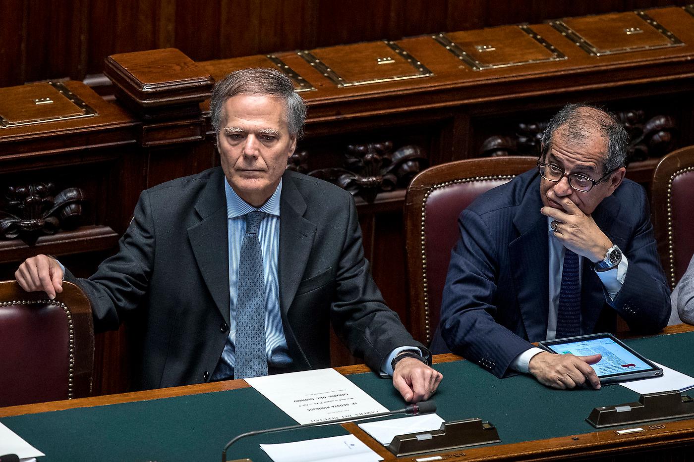 Renzi attacca Tria e Moavero, “sono peggio di Salvini e Di Maio”