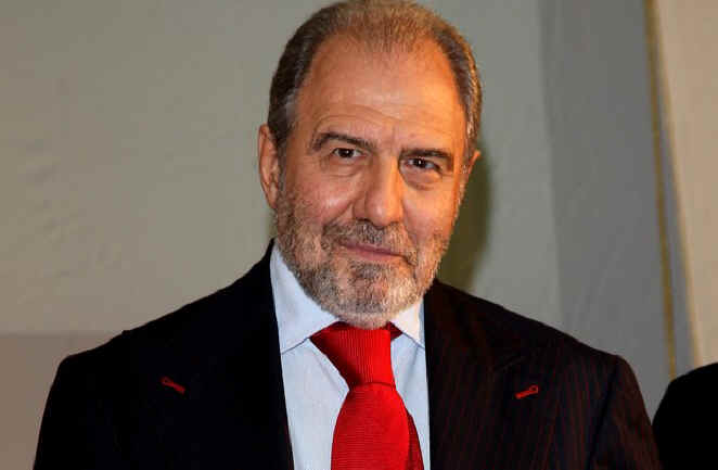 Antonio Caprarica, “oggi in politica viene premiato chi fa più rumore”.