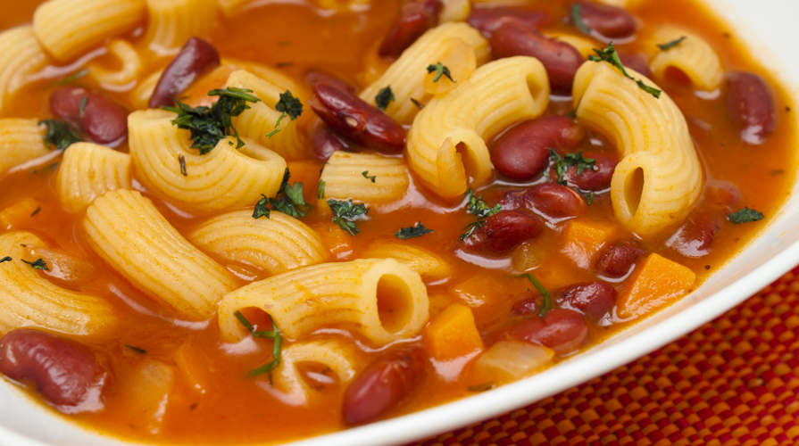 A Natale vince la semplicità della cucina italiana, piatti poveri ma ricchi di gusto e fantasia