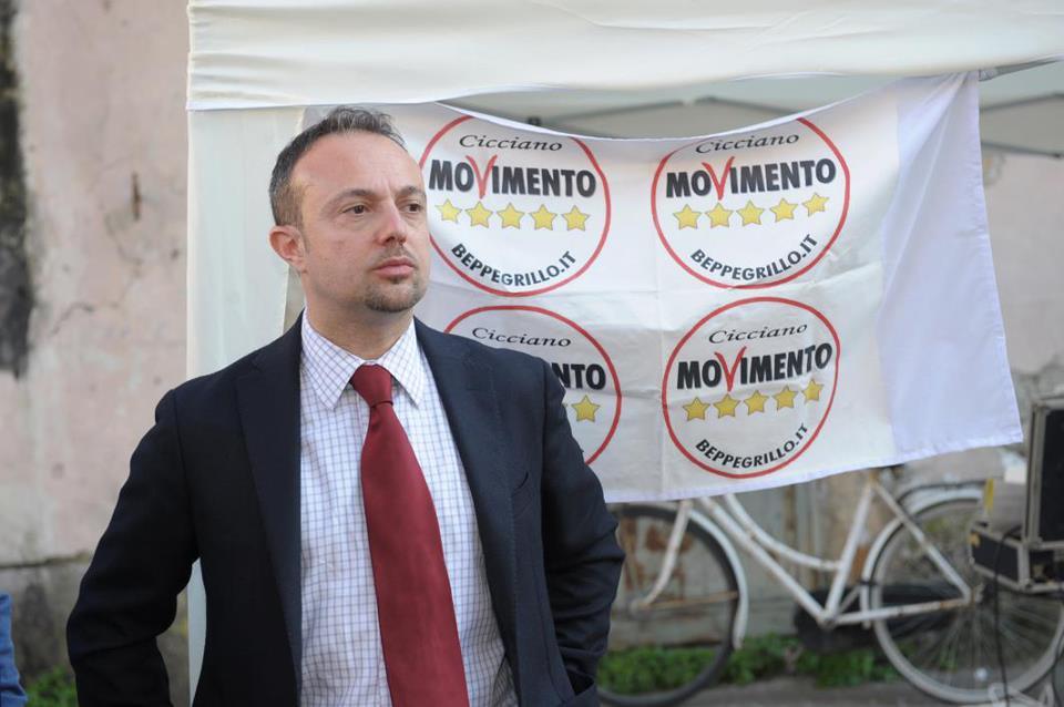 Sergio Puglia (M5S), “Berlusconi maestro del doppiogioco”