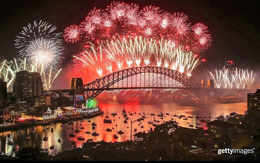 In Australia il 2019 è già arrivato, lo spettacolo dei fuochi artificiali da Sidney [VIDEO]
