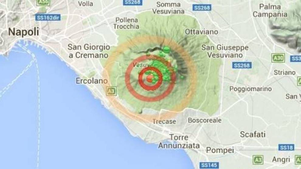 Terremoto sul Vesuvio, scosse ancora in atto. Gente per strada impaurita