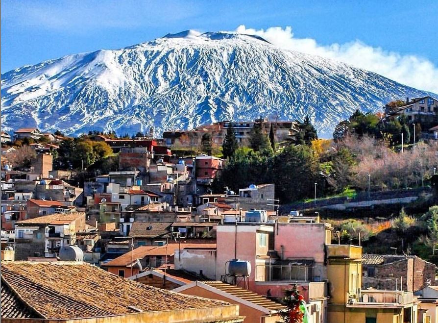 TERREMOTO SENZA FINE | Nuove scosse sull’Etna, a Catania la terra trema ancora