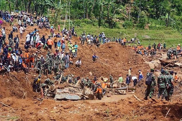 Indonesia, 15 morti dopo la frana sull’isola di Giava