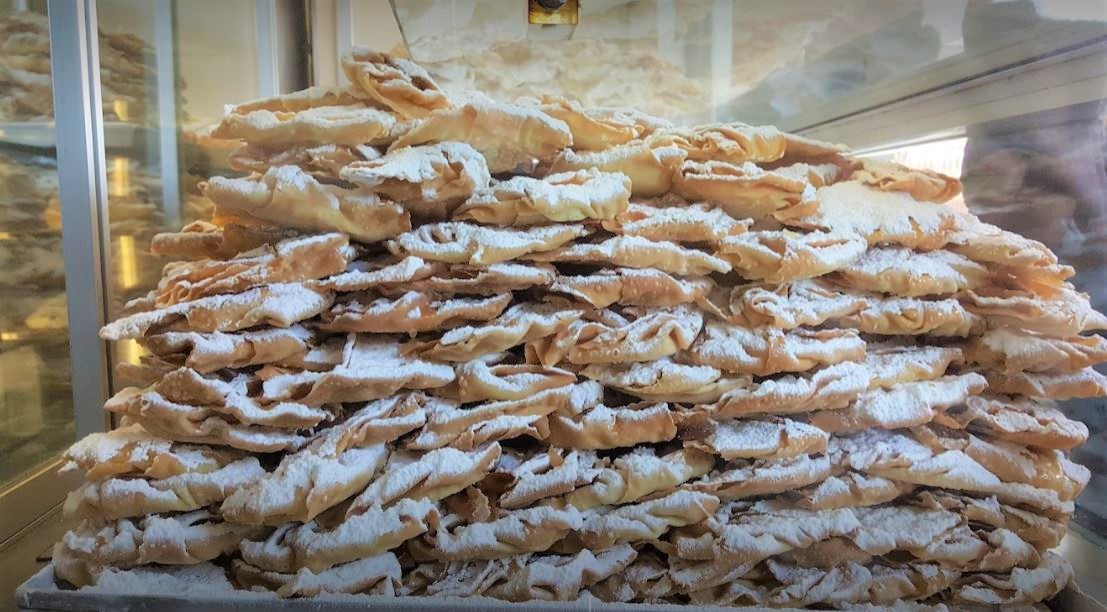 Le frappe di Simona, una minuscola pasticceria di Ostia lido [FOTO]
