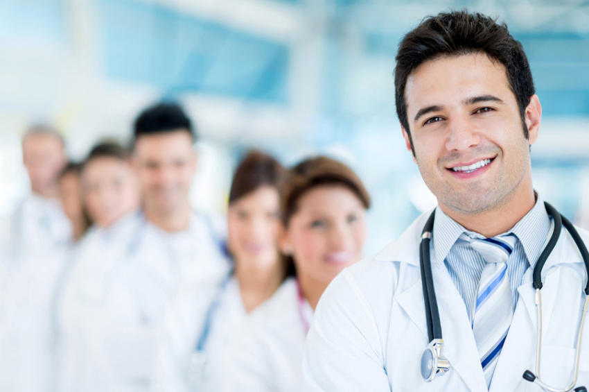 Italiani nel mondo, un giovane medico su cinque va a lavorare all’estero