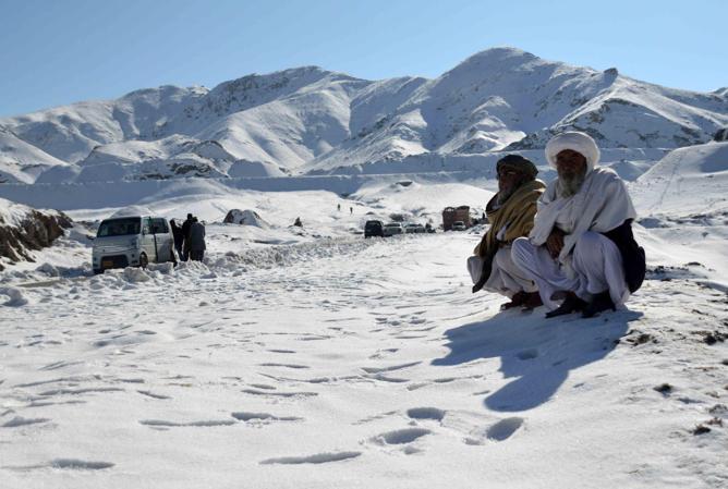 Tunisia, automobilisti bloccati dalla neve: interviene l’esercito