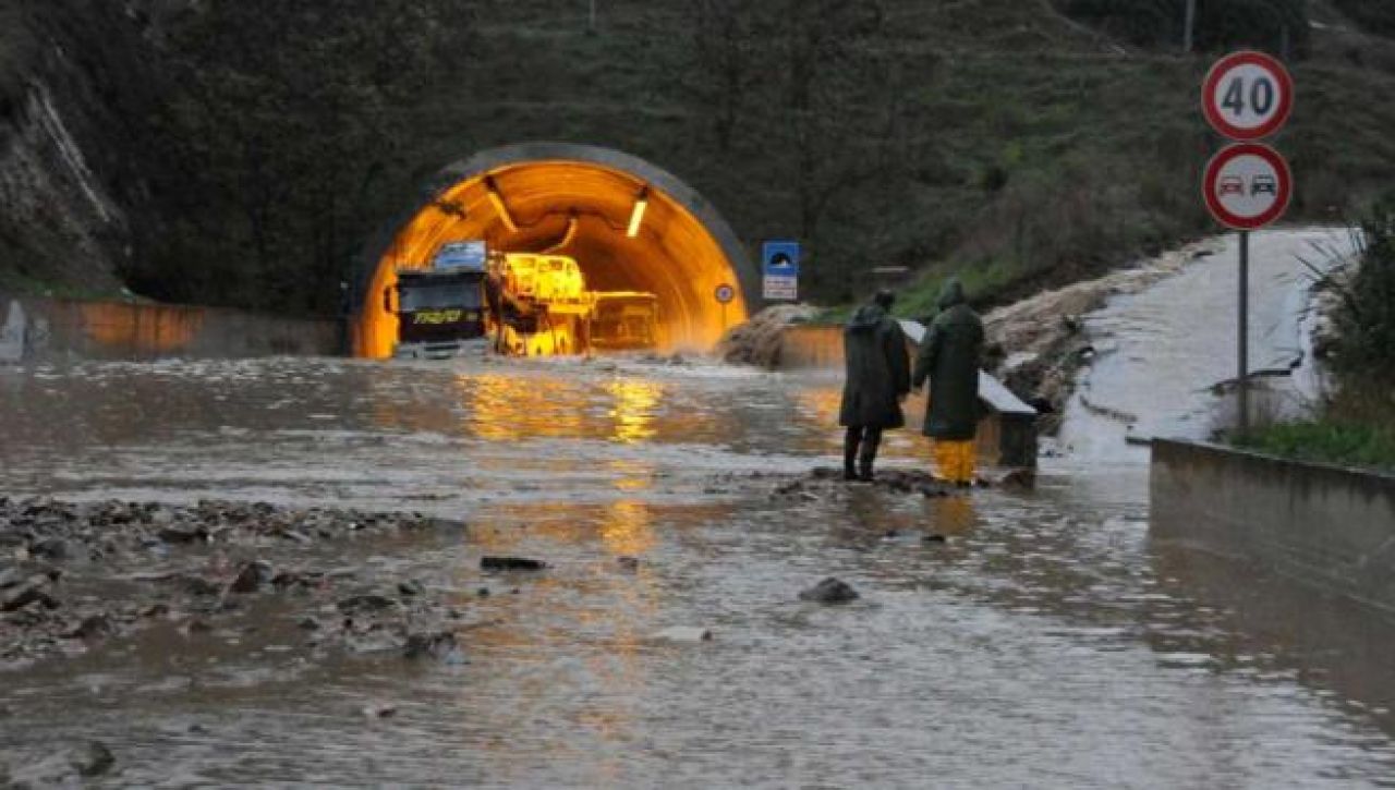 Maltempo in Sardegna, dopo la neve la pioggia: frane e allagamenti