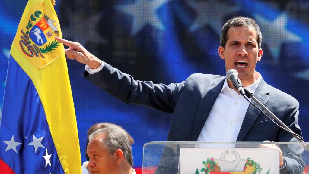 Venezuela, Guaidò a Di Maio e Salvini: “Vi chiedo di incontrare una nostra delegazione”
