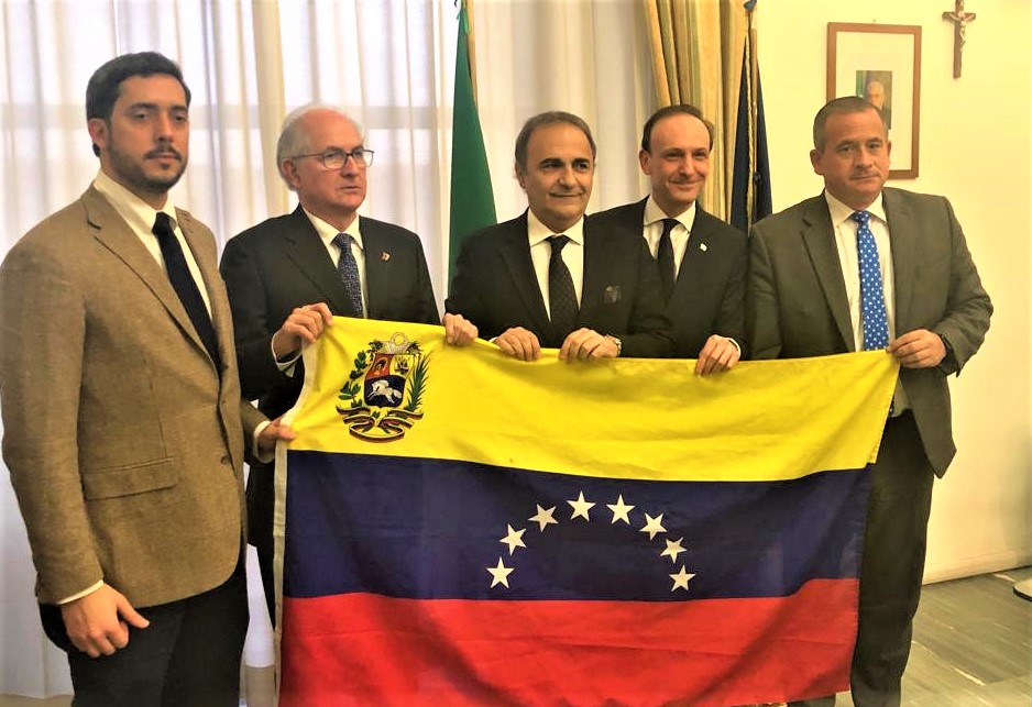 VIDEO | Venezuela, Merlo: “Per l’Italia Maduro è illegittimo, libere elezioni al più presto”