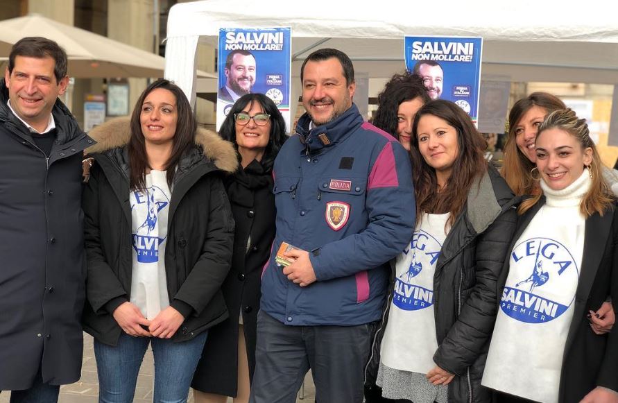 IL SONDAGGIO | La fiducia degli italiani nei confronti del governo sfiora il 60%. Salvini leader più amato