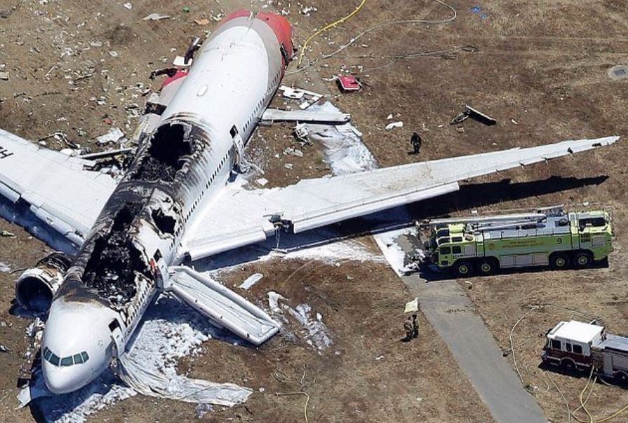 TRAGEDIA | Precipita Boeing 737, tutti morti i 157 passeggeri: 8 italiani tra le vittime [VIDEO]
