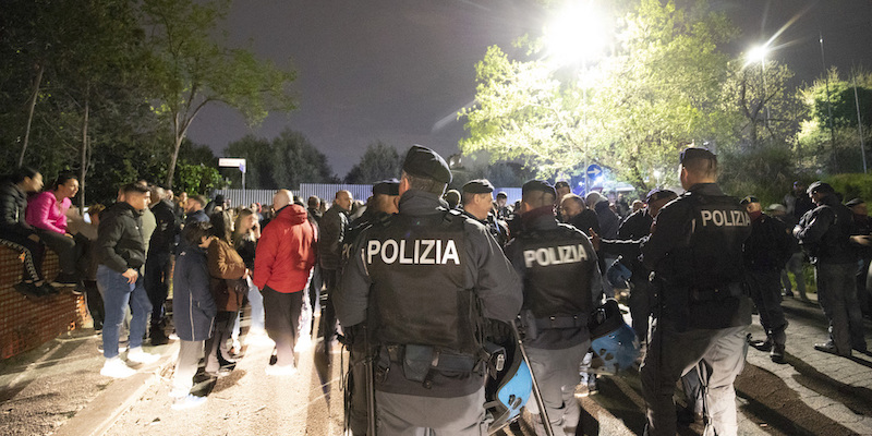 VIDEO | “Via i rom dai centri abitati, Salvini faccia delle leggi”