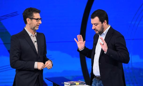 VIDEO | Salvini a Fazio: “Se ti dimezzi lo stipendio vengo come ospite, altrimenti lascio la sedia vuota”